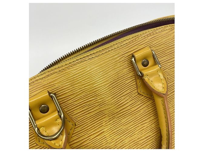 Borsa Louis Vuitton Alma Epi M52149 in Jaune Giallo - vista 12