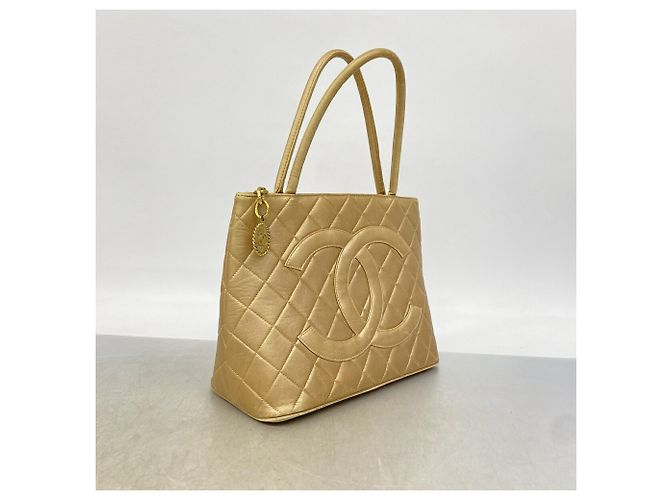 Chanel Reissue Tote Bag aus beigem Lammleder - Ansicht 2
