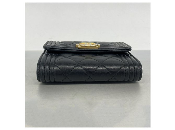 Cartera Chanel Boy Tri-fold Negro - vista 2