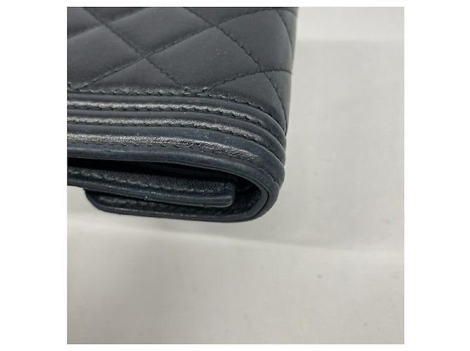 Cartera Chanel Boy Tri-fold Negro - vista 6
