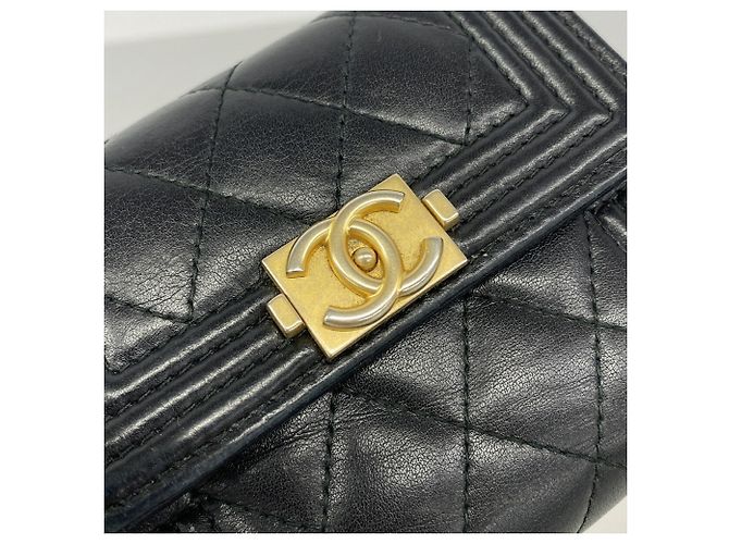 Cartera Chanel Boy Tri-fold Negro - vista 7