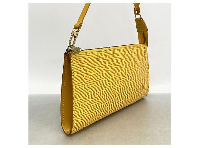 Louis Vuitton Epi Pochette Accessoires Giallo - vista 2