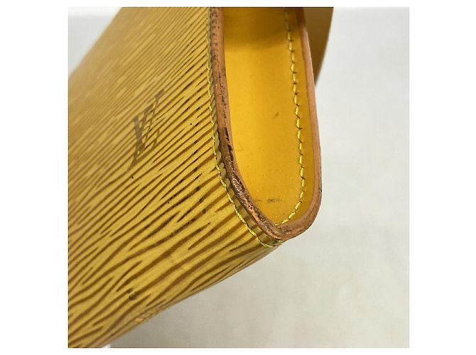 Louis Vuitton Epi Pochette Accessoires Giallo - vista 6