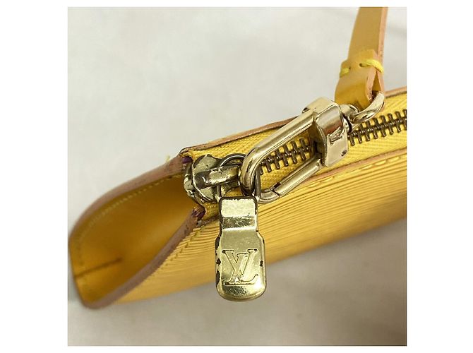 Louis Vuitton Epi Pochette Accessoires Giallo - vista 7