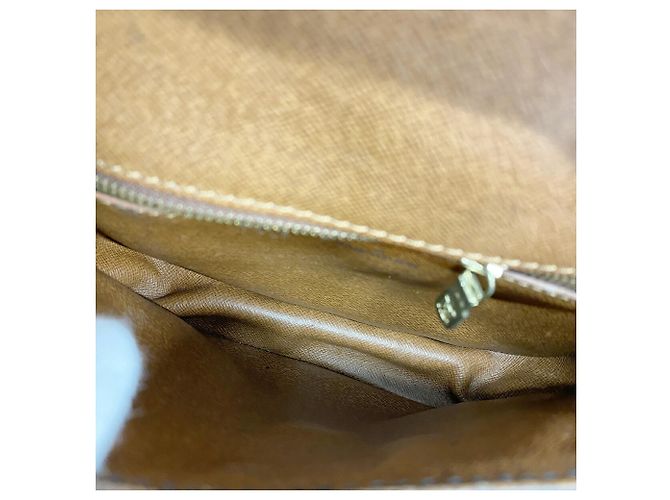 Borsa a tracolla Louis Vuitton Monogram Saint Cloud MM Marrone - vista 4