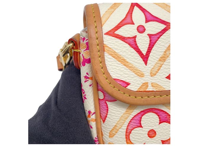 Borsa a mano Louis Vuitton Monogram Tile By the Pool Nano Diane Bianco Monogramma - vista 9
