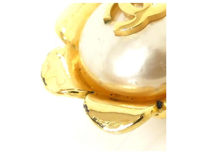 Orecchini a clip Chanel Gold and White Bianco D'oro - vista 5