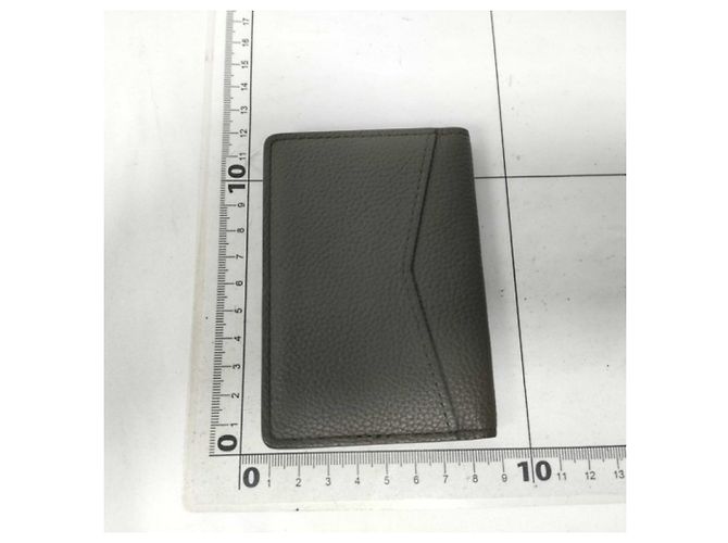 Tarjetero de piel Khaki Louis Vuitton Caqui - vista 2