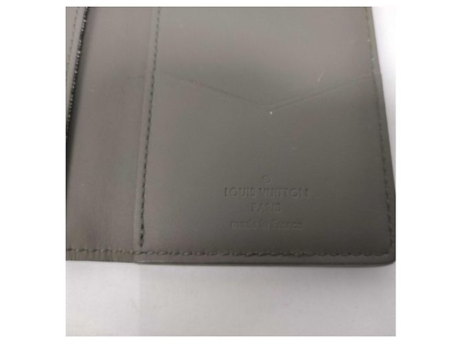 Tarjetero de piel Khaki Louis Vuitton Caqui - vista 8