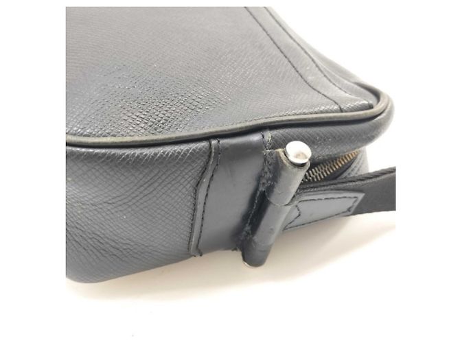 Borsa a mano da uomo Louis Vuitton Taiga Nero Grigio - vista 7