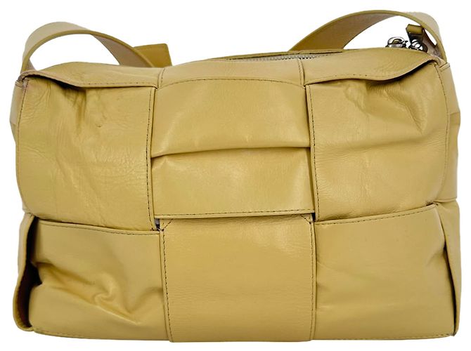 Sac Camera Arco Moyen Bottega Veneta en cuir de veau jaune - vue 7