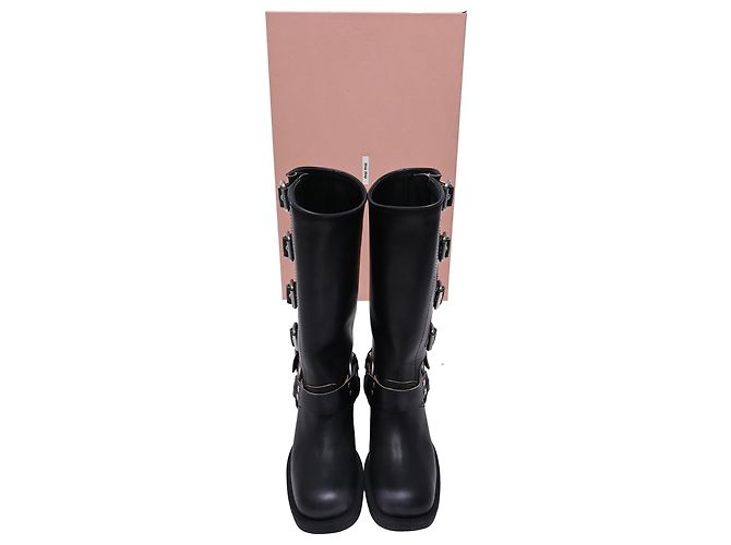 Miu Miu Biker-Boots mit Schnallenriemen aus schwarzem Leder - Ansicht 18