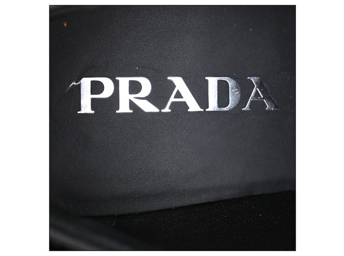 Mocassini Prada con logo Triangle in pelle verniciata nera Nero - vista 10