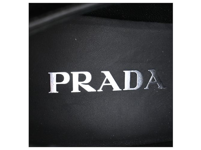 Mocassini Prada con logo Triangle in pelle verniciata nera Nero - vista 9