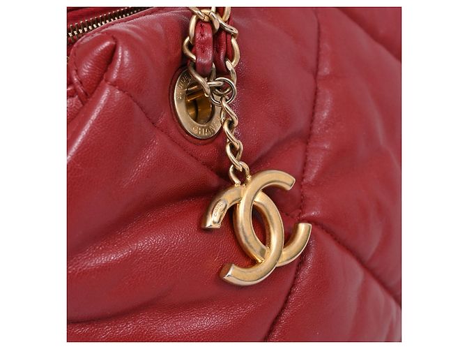 Timeless Borsa a tracolla matelassé Chanel Paris-New York in pelle rossa Rosso Bordò - vista 12
