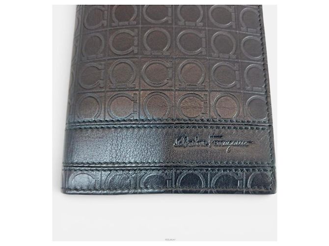 Salvatore Ferragamo Portafoglio lungo da uomo con patta e Gancini in rilievo Nero - vista 8
