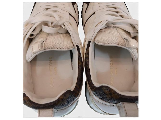 Louis Vuitton Sneaker Monogram Run Away Gold Marrone - vista 3