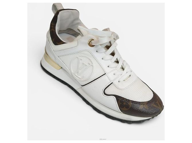 Louis Vuitton Sneaker Monogram Run Away Gold Marrone - vista 5
