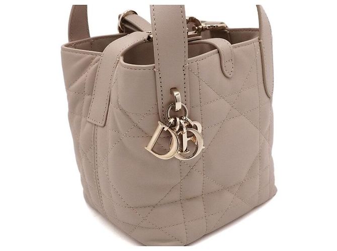 Dior Nano Tote Bag e Borsa a Tracolla in Macro Cannage Powder Beige Marrone - vista 10