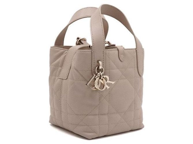 Dior Nano Tote Bag e Borsa a Tracolla in Macro Cannage Powder Beige Marrone - vista 4