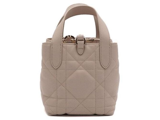 Dior Nano Tote Bag e Borsa a Tracolla in Macro Cannage Powder Beige Marrone - vista 5