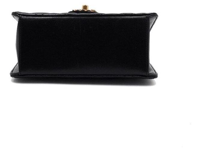 Chanel Borsa a patta matelassé in pelle d'agnello nera con logo CC e catena dorata Nero - vista 8