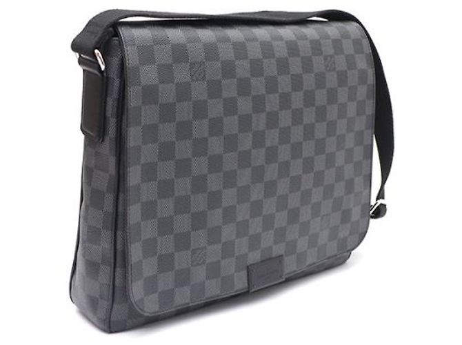 Louis Vuitton District MM Crossbody-Tasche Braun - Ansicht 11