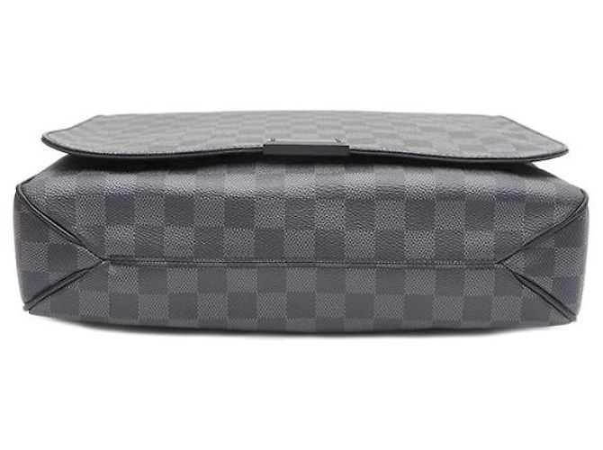 Louis Vuitton District MM Crossbody-Tasche Braun - Ansicht 15