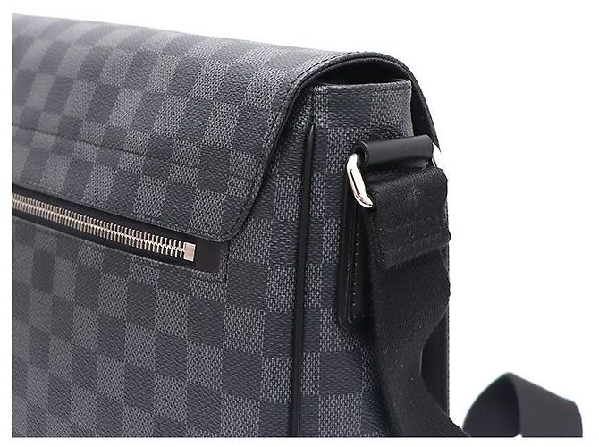Louis Vuitton District MM Crossbody-Tasche Braun - Ansicht 4