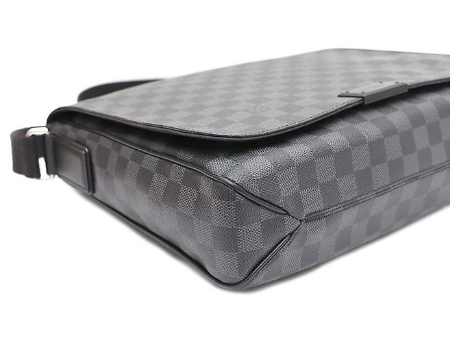 Louis Vuitton District MM Crossbody-Tasche Braun - Ansicht 5