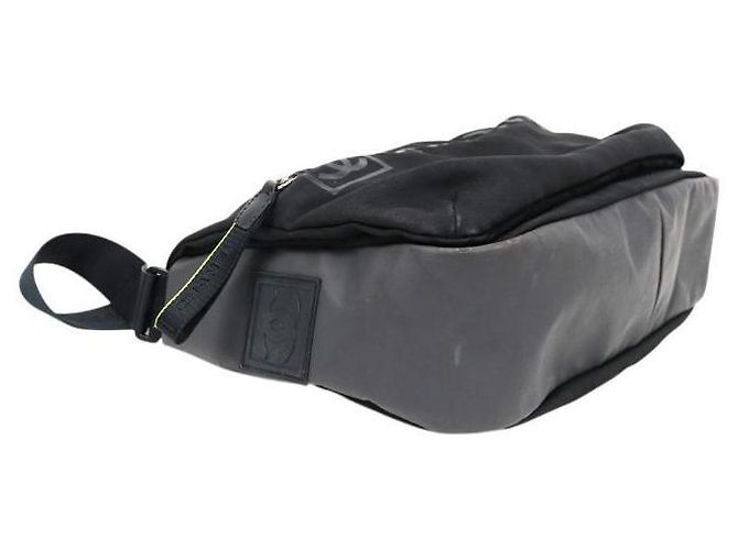 Chanel Borsa a tracolla sport in nylon nero - vista 5