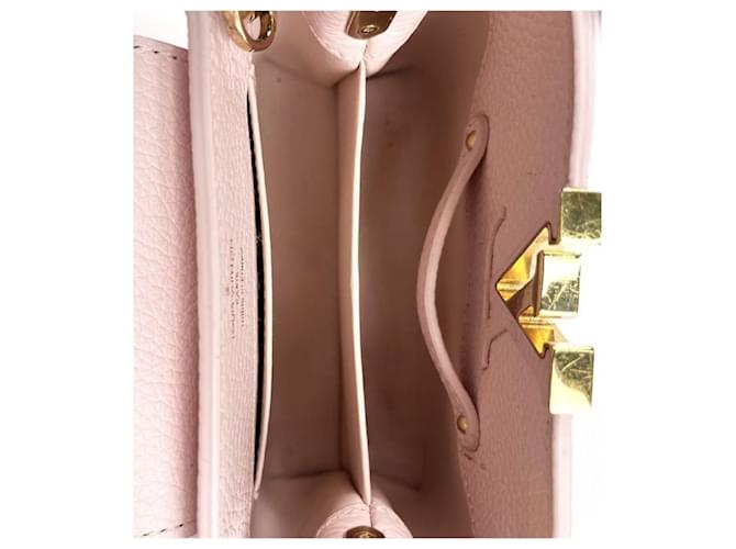 Louis Vuitton Mini Borsa Capucines Rosa - vista 12