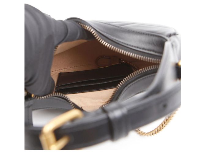 Gucci Mini borsa a spalla GG Marmont a mezzaluna Nera Nero - vista 8