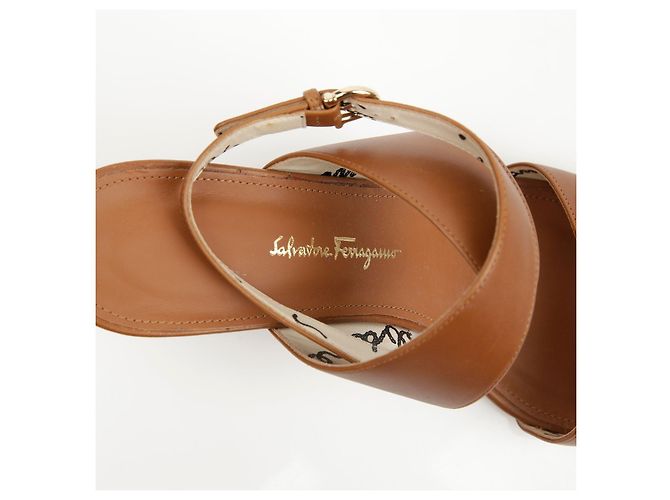 Salvatore Ferragamo Sandali con cinturino Brown Marrone - vista 14