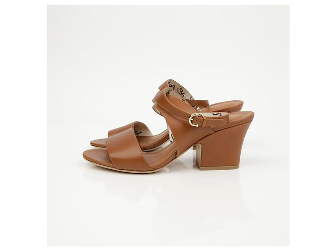 Salvatore Ferragamo Sandali con cinturino Brown Marrone - vista 5