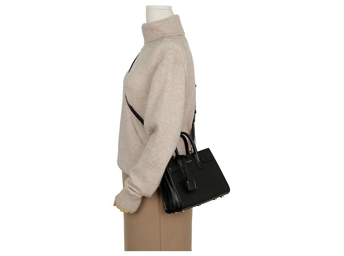 Saint Laurent mala Tote Nano em couro liso Preto com ferragens douradas - vista 8