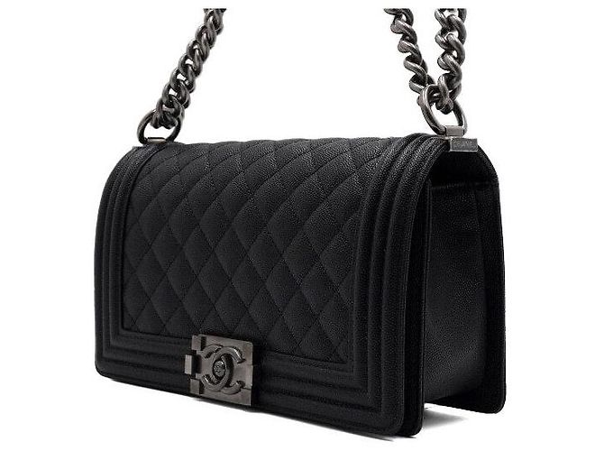 Chanel Borsa a tracolla Boy Medium Flap in Caviar nero - vista 3