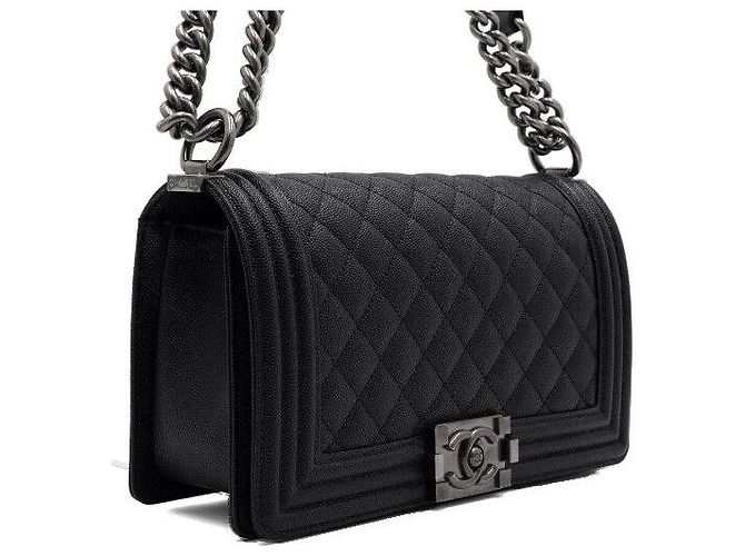 Chanel Borsa a tracolla Boy Medium Flap in Caviar nero - vista 4