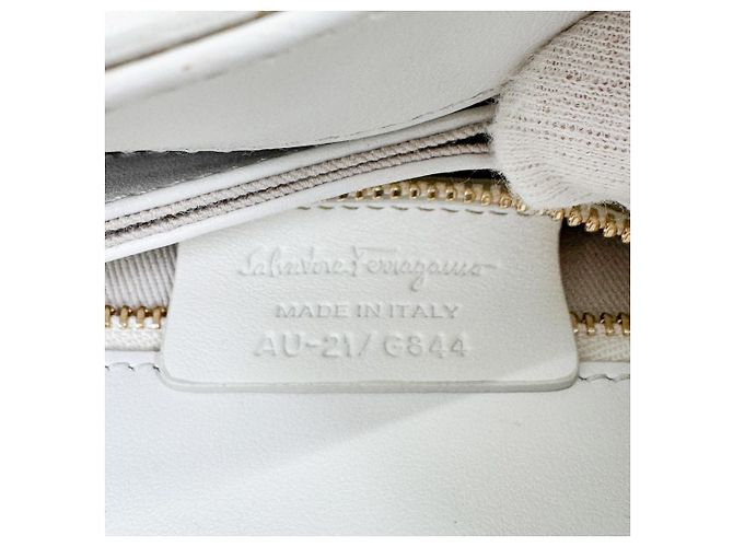 Salvatore Ferragamo Borsa a spalla e crossbody Lexi in pelle Bianca Bianco - vista 13