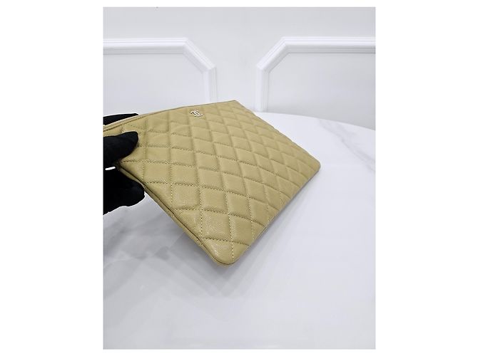 Chanel Clutch Medium Classic Caviar Olive Verde - vista 5