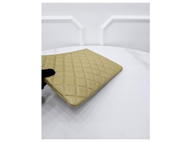 Chanel Clutch Medium Classic Caviar Olive Verde - vista 6