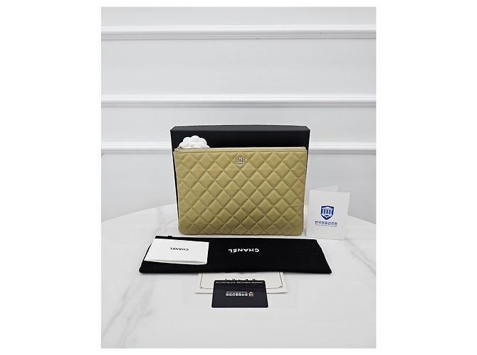 Chanel Clutch Medium Classic Caviar Olive Verde - vista 9