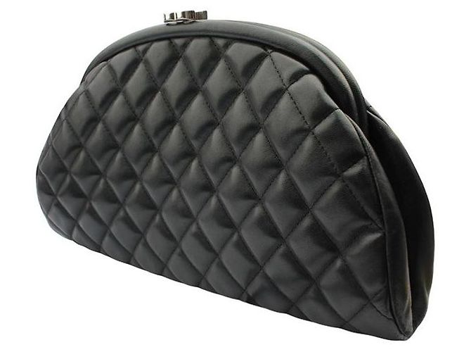 Chanel Clutch in pelle di agnello matelassé nera Nero - vista 2