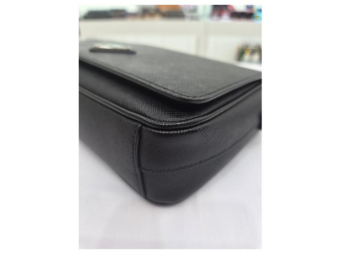 Prada Borsa a tracolla in pelle Saffiano nera Nero - vista 17