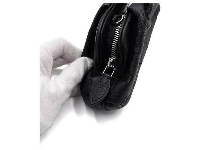 Louis Vuitton Borsa a tracolla e crossbody Scala Mini Pouch in Monogram Mahina nero - vista 9