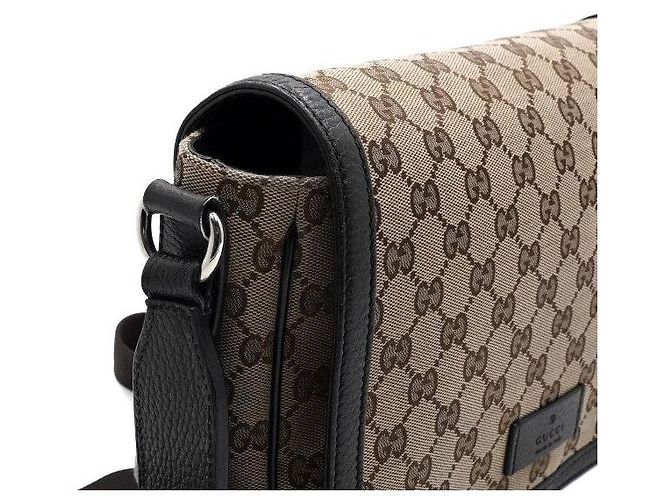 Gucci Borsa a tracolla con patta GG Canvas per uomo e donna - vista 10