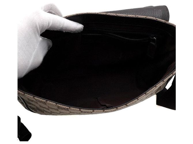 Gucci Borsa a tracolla con patta GG Canvas per uomo e donna - vista 5