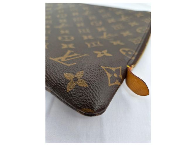Louis Vuitton Borsa a pochette in pelle monogram Marrone - vista 14
