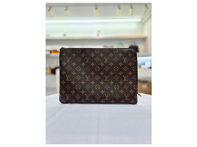 Louis Vuitton Borsa a pochette in pelle monogram Marrone - vista 8