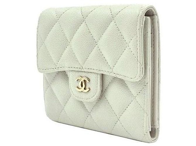 Chanel Cartera Caviar Verde - vista 2